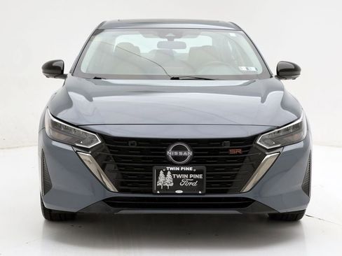 Used 2024 Nissan Sentra SR w/ SR Premium Package image 4