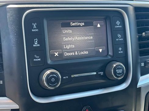 Used 2022 RAM 1500 Classic SLT w/ Protection Group AWD/4WD image 39