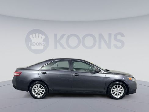 Used 2011 Toyota Camry XLE w/ SE/XLE Extra-Value Pkg FWD image 8
