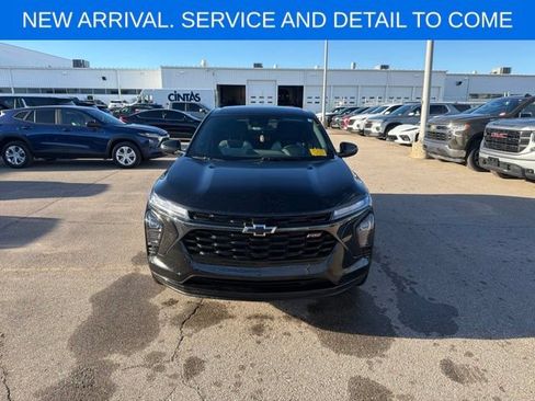 Used 2024 Chevrolet Trax RS w/ Driver Confidence Package FWD image 4