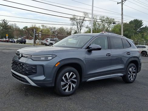 New 2026 Volkswagen Tiguan S AWD/4WD image 2