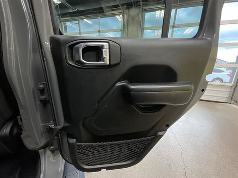 Used 2019 Jeep Wrangler Unlimited Sport S AWD/4WD image 24
