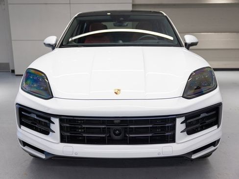 New 2024 Porsche Cayenne Coupe image 5