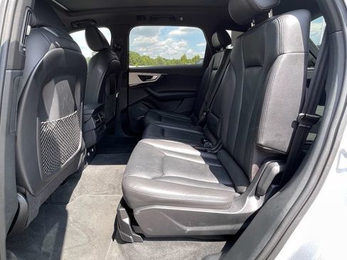 Used 2018 Audi Q7 2.0T Premium Plus w/ Premium Plus Package AWD/4WD image 32