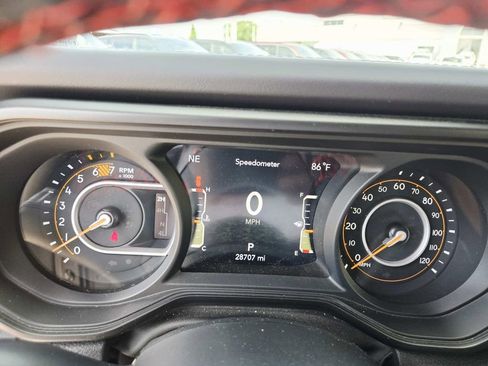Used 2024 Jeep Wrangler Rubicon w/ Capability Package AWD/4WD image 25