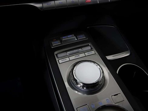 Used 2025 Genesis GV70 3.5T Sport w/ Sport Prestige Package AWD/4WD image 9