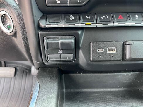 Used 2019 GMC Sierra 1500 Elevation w/ Elevation Value Package AWD/4WD image 35
