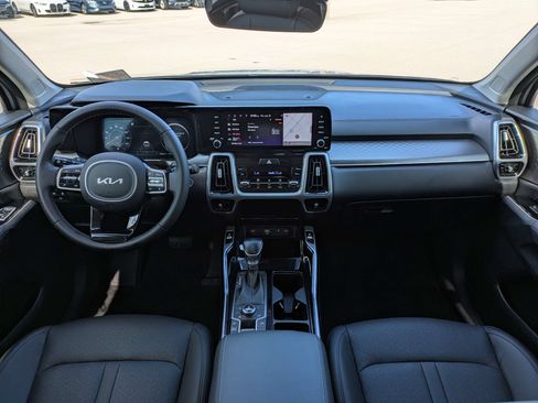 Certified 2023 Kia Sorento SX AWD/4WD image 17