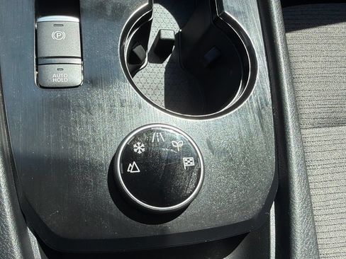 Used 2023 Nissan Rogue SV AWD/4WD image 21
