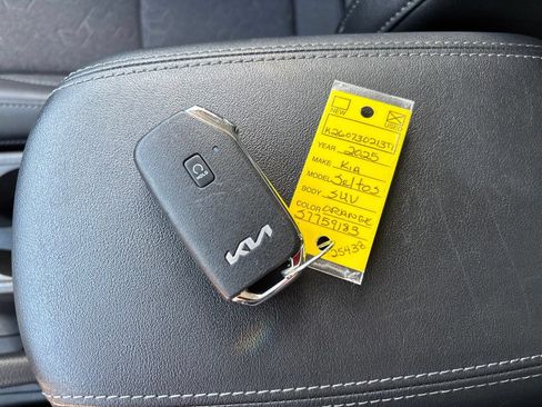 Certified 2025 Kia Seltos S AWD/4WD image 33