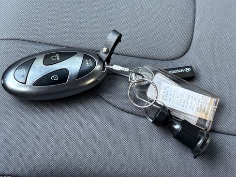 Used 2025 Hyundai Elantra SEL image 25