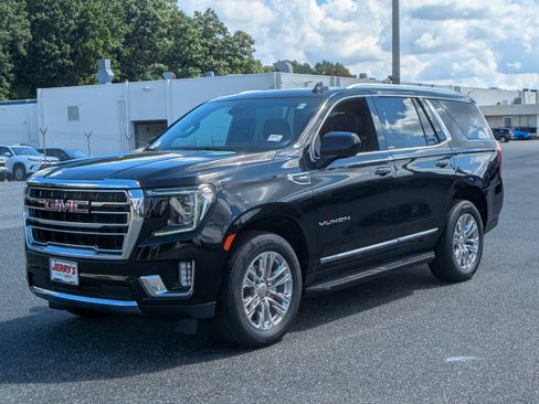 Used 2023 GMC Yukon SLT AWD/4WD image 5
