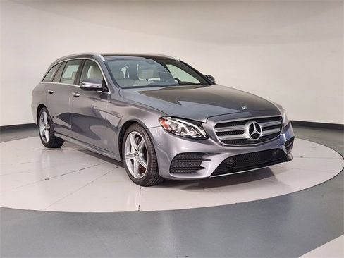 Used 2017 Mercedes-Benz E 400 4MATIC Wagon image 6