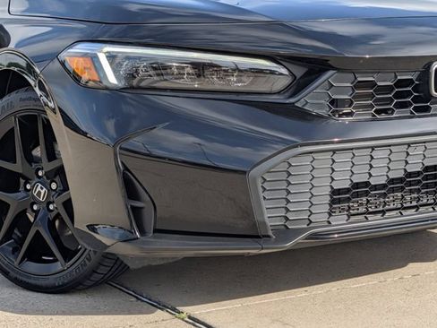 Used 2025 Honda Civic Sport image 3