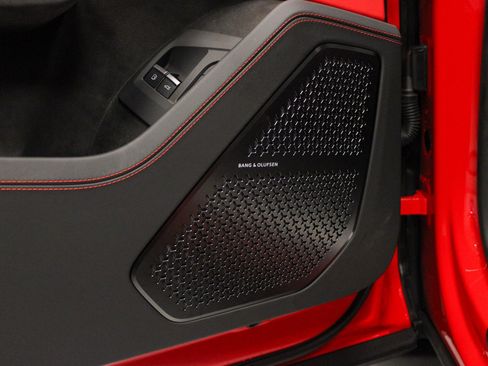 Used 2025 Lamborghini Urus SE image 18