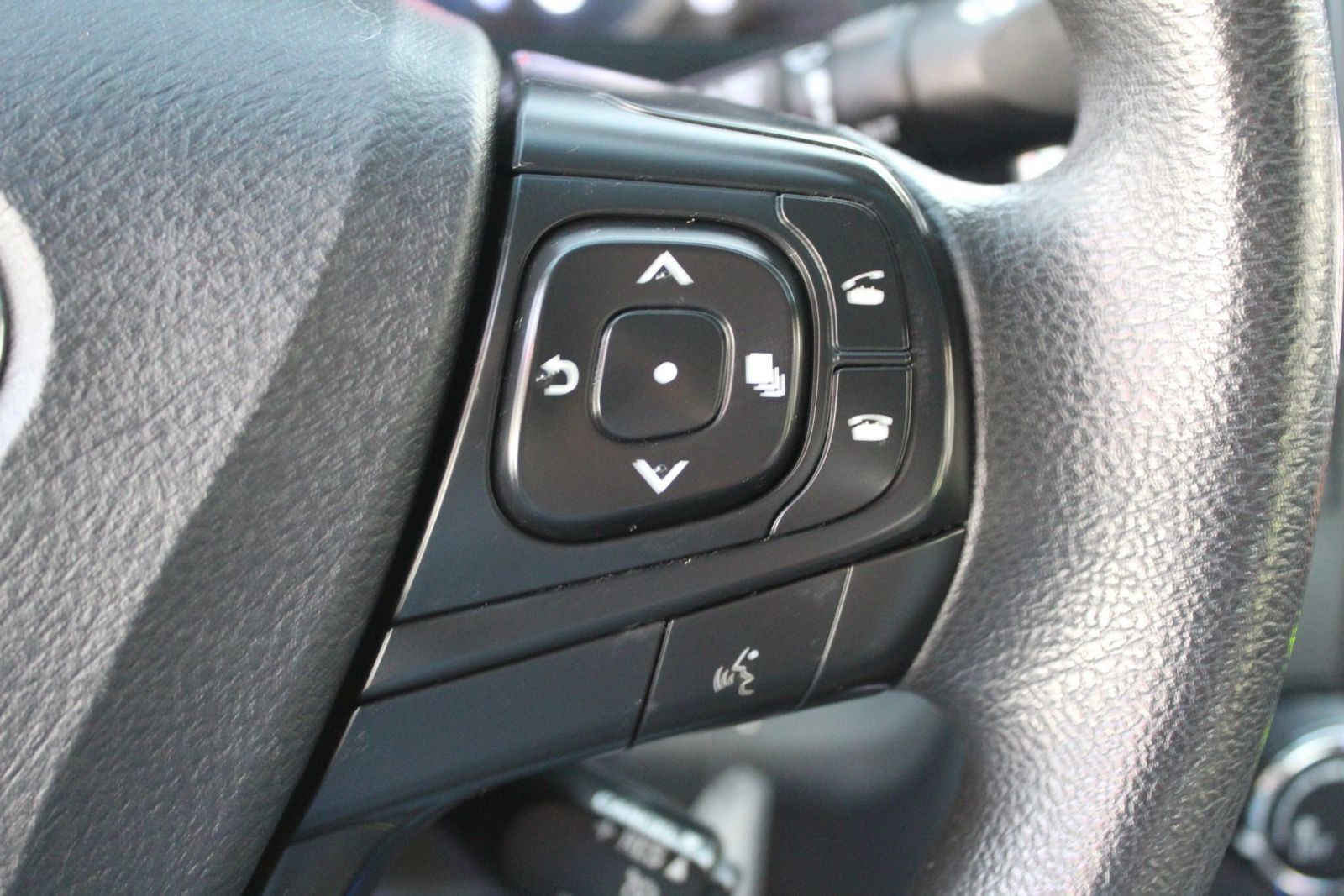 Used 2017 Toyota Camry LE FWD image 17