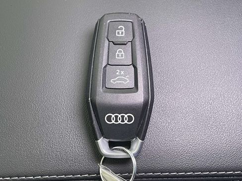 Certified 2025 Audi Q5 Premium w/ Convenience Package AWD/4WD image 41