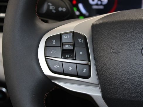 New 2026 Ford Explorer Active AWD/4WD image 39