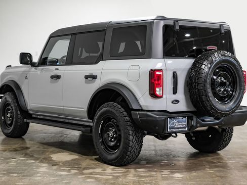 Used 2022 Ford Bronco Black Diamond image 10