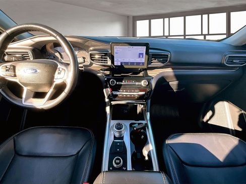 Used 2022 Ford Explorer Limited w/ Equipment Group 301A image 16