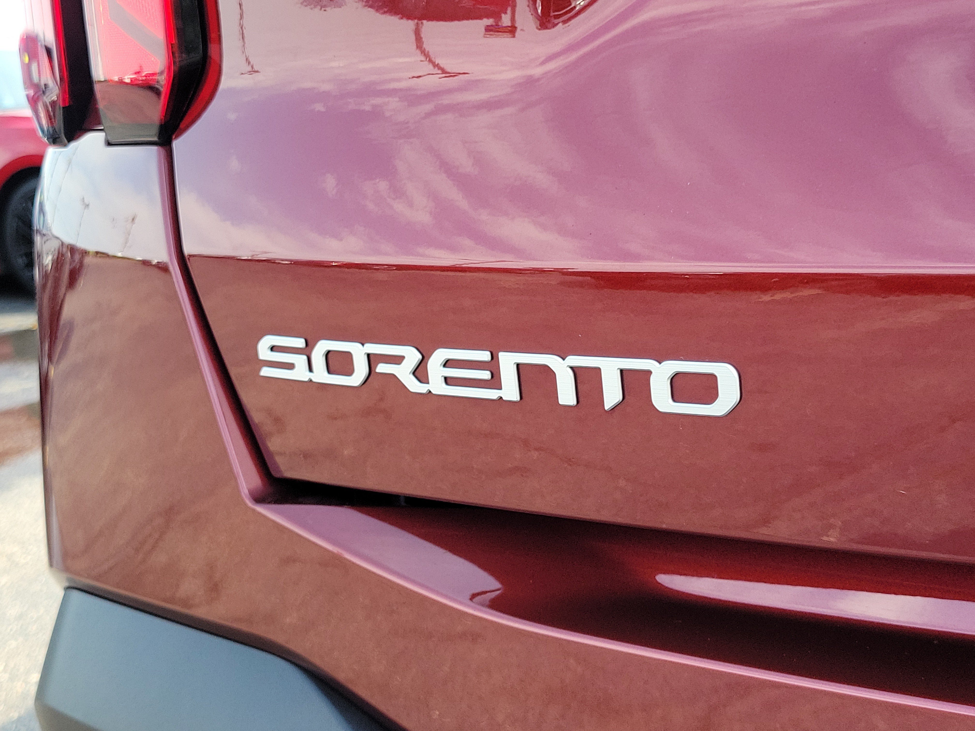 Used 2025 Kia Sorento LX FWD image 6