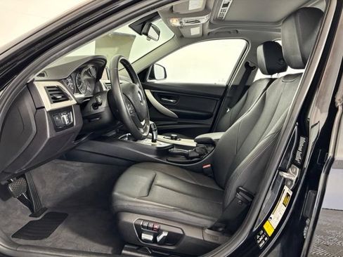 Used 2017 BMW 320i xDrive Sedan AWD/4WD image 11