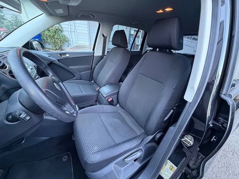 Used 2010 Volkswagen Tiguan S FWD image 14