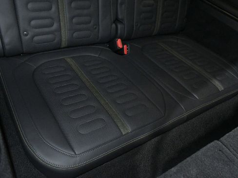 Used 2022 Rivian R1S Launch Edition image 24