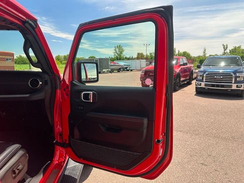 Used 2024 Jeep Wrangler Unlimited Sahara w/ Safety Group AWD/4WD image 29