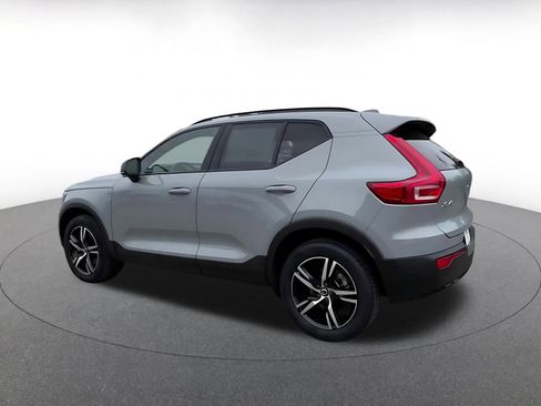 Used 2024 Volvo XC40 B5 Core AWD/4WD image 10