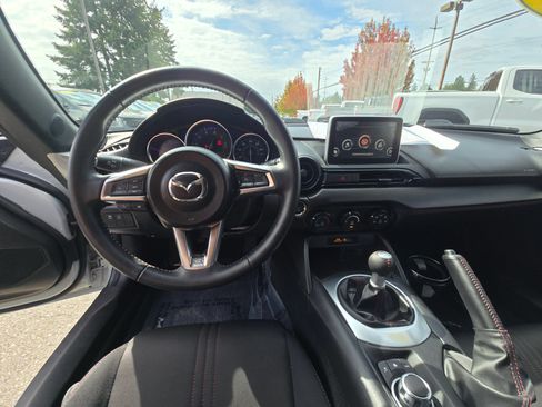 Used 2016 MAZDA MX-5 Miata Club RWD image 20