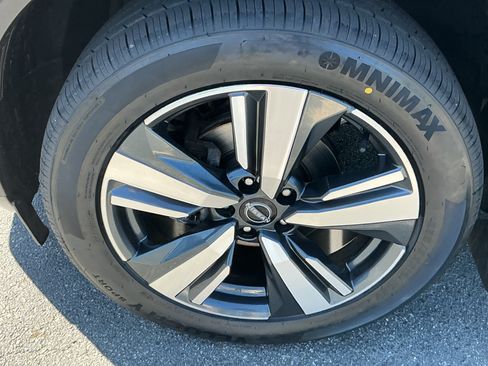 Certified 2023 Nissan Rogue SL w/ SL Premium Package AWD/4WD image 7