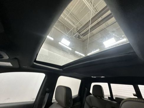 Used 2025 Chevrolet Colorado ZR2 w/ Technology Package image 17