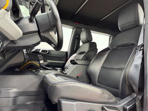 Used 2022 Ford Bronco Badlands image 14