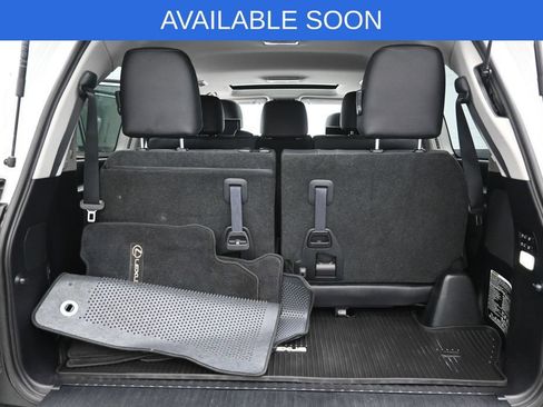 Used 2016 Lexus LX 570 4WD w/ Luxury Package image 38