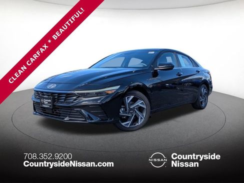 Used 2025 Hyundai Elantra SEL image 1