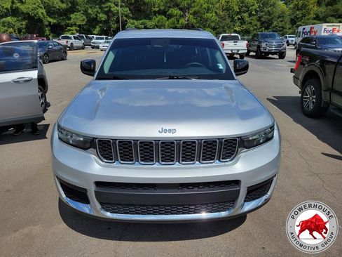 Used 2023 Jeep Grand Cherokee L Laredo AWD/4WD image 8