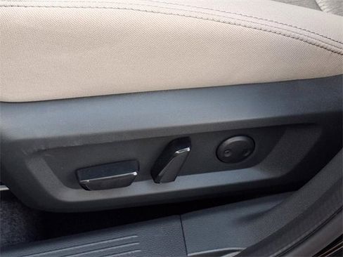 New 2025 Nissan Rogue SV image 10