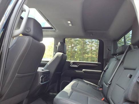 Used 2025 Chevrolet Silverado 2500 LTZ w/ Z71 Chrome Sport Edition AWD/4WD image 10