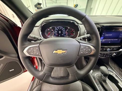 Used 2023 Chevrolet Traverse High Country image 11