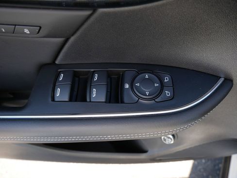 Used 2023 Buick Envision Essence AWD/4WD image 15