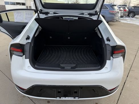 Used 2023 Toyota Prius XLE image 27