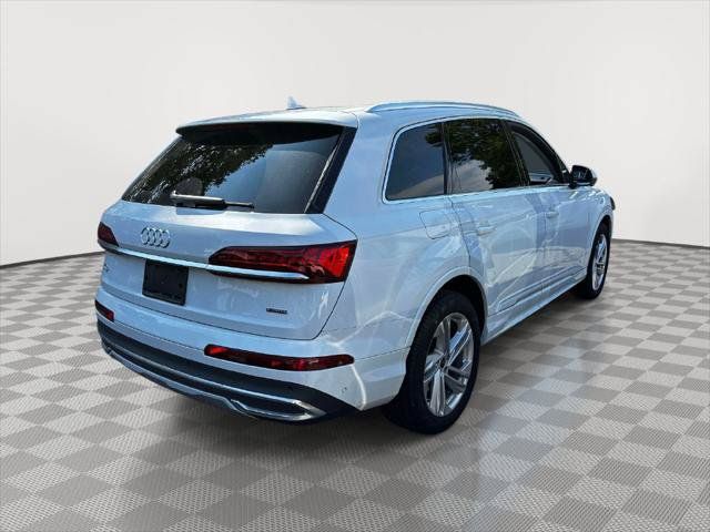Used 2023 Audi Q7 3.0T Premium w/ Convenience Package AWD/4WD image 2