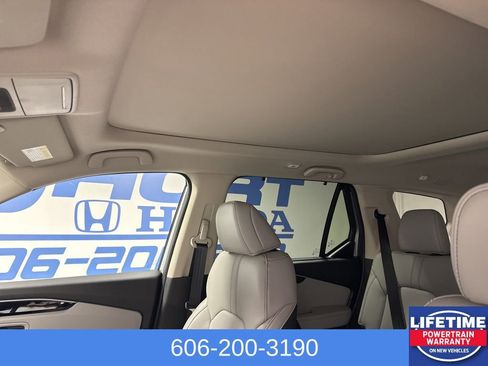 New 2025 Honda Pilot Touring image 36
