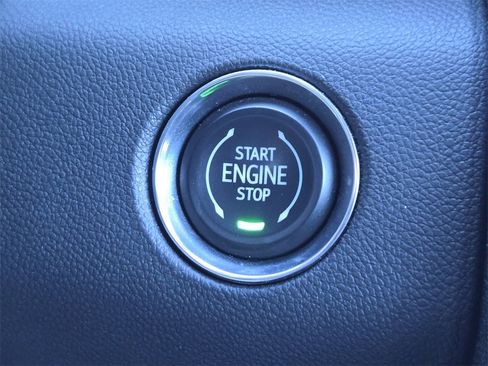 Used 2025 GMC Acadia Elevation image 16