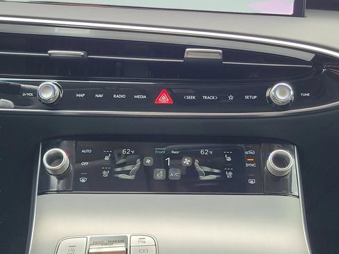 New 2026 Genesis GV70 2.5T Advanced AWD/4WD image 16