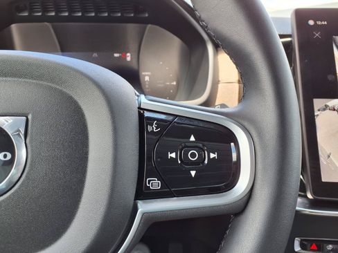 Certified 2025 Volvo XC90 T8 Plus AWD/4WD image 29