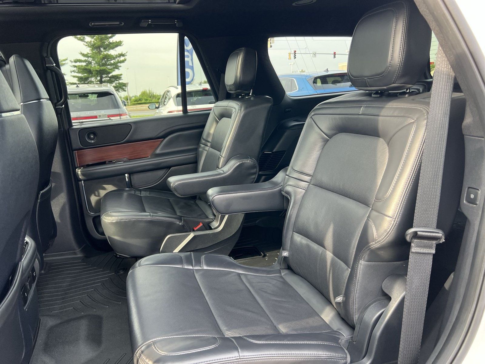 Used 2023 Lincoln Navigator Reserve AWD/4WD image 32