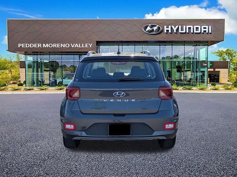 Certified 2025 Hyundai Venue Limited FWD image 4