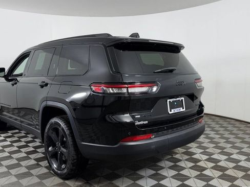 Used 2023 Jeep Grand Cherokee L Limited w/ Black Appearance Package AWD/4WD image 7